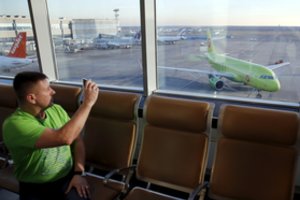 Sankcijos kirto kaip reikiant: didžiausias Rusijos aviacijos holdingas „S7 Group“ stabdo projektus