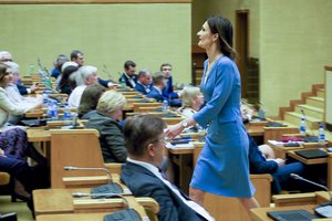 Opozicija įteikė savo reikalavimus valdantiesiems: jei neįvykdys, grasina iki rudens boikotuoti Seimo posėdžius