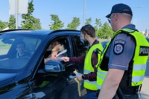 Pareigūnai surengė reidus geležinkelio pervažose: priminė taisykles