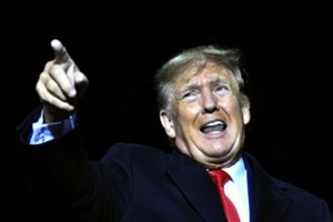 Riaušių JAV Kapitolijuje tyrimas: D. Trumpas buvo „bandymo įvykdyti perversmą“ centre