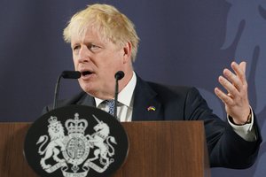 B. Johnsonas „pasibaisėjęs“ mirties nuosprendžiu Ukrainoje kovojusiems britams