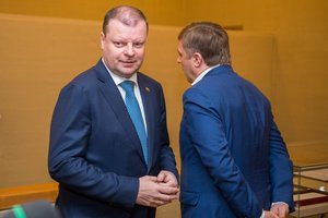 Proga sukurti naują daugumą net nesinaudos? R. Karbauskis vilčių neturi, nes nepasitiki S. Skverneliu