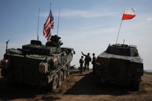 Rusija tvirtina reaguosianti į NATO pajėgų telkimą Lenkijoje