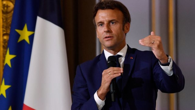 Prancūzijoje vyksta pirmasis parlamento rinkimų turas. E. Macronas siekia užsitikrinti daugumą