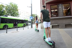 Paspirtukų, mopedų dalijimosi paslaugų įmonės Vilniuje kuria klasterį