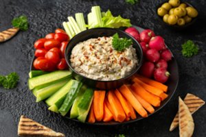 3 baklažanų receptai – ir lengvai vakarienei, ir sveikam užkandžiui