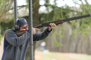 Golfas su šautuvais: latviams – lietuvių angliško šaudymo pamokos
