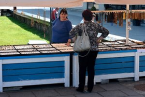 Nors kainos pakilo, pajūryje lietuviai vis dar švaistosi pinigais – vietinius neramina kita problema