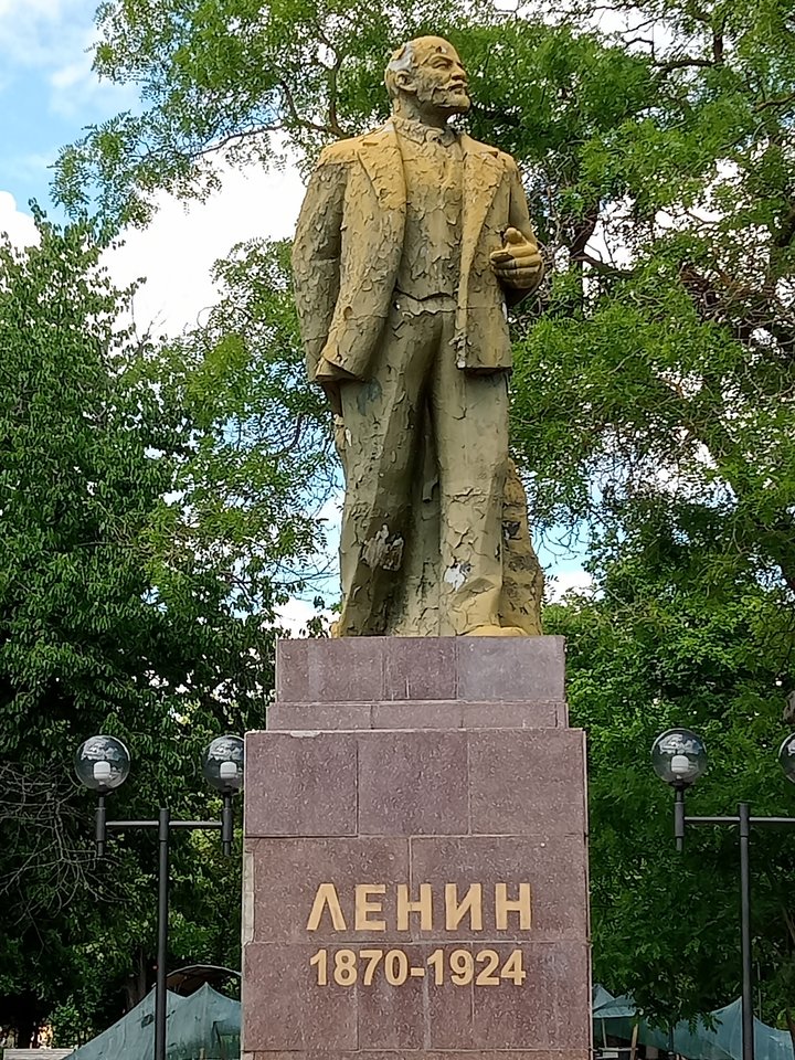 V.Lenino paminklas Benderuose kažkodėl gėdingai aptrupėjęs.<br>E.Butrimo nuotr.