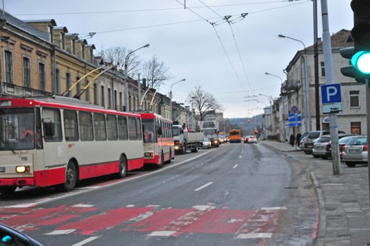 Atsakė į vilniečius dominantį klausimą: štai kodėl sustojo Šeimyniškių gatvės remontas