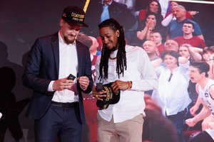 Po 12 metų pertraukos LKL aukso žiedus iškovojęs „Rytas“ skelbia aukcioną