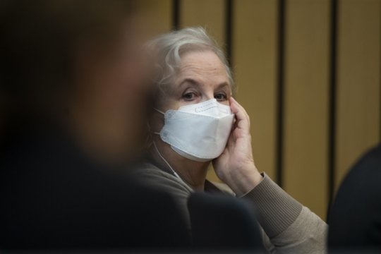 Romano „Kaip nužudyti savo vyrą“ autorė nuteista kalėti dėl vyro nužudymo