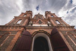 Į viliojantį dvarų pasaulį – kelionė laiko mašina