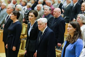 V. Adamkus sureagavo į politikų rietenas Seime: „Esame duobėje, kuri negali būti pateisinta“