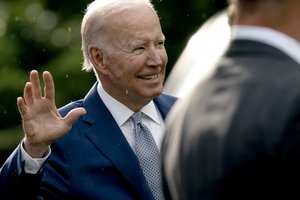 J. Bidenas lankysis Viduriniuose Rytuose, susitiks su Saudo Arabijos sosto įpėdiniu