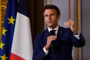 E. Macronas ragina užtikrinti jam tvirtą parlamento paramą šiais „neramiais laikais“