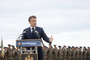 E. Macronas ragina surengti naujas diskusijas su Ukraina