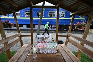 Irpinėje namų netekusiems žmonėms pastatytas „geležinis miestas“