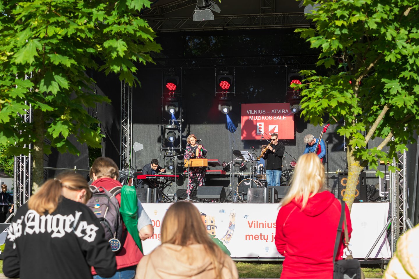 Vilniaus gyvenamųjų rajonų kiemuose skamba muzika.<br> Organizatorių nuotr.