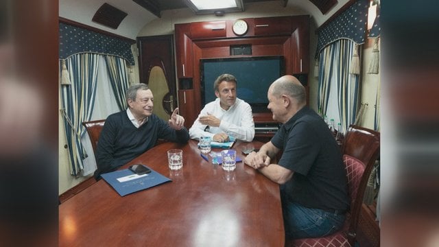 Prancūzijos, Vokietijos ir Italijos lyderiai traukiniu atvyko į Kyjivą: susitiks su V. Zelenskiu
