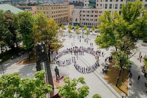 Vilniaus širdyje – balti chalatai ir surištos medikų rankos: išreiškė nerimą dėl ateities