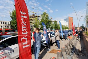 Startavo elektromobilių varžybos „Ignitis ON: pažink Lietuvą!“: dalyvauja ir lrytas.lt ekipažas