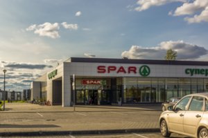 Kadaise Lietuvoje veikusios parduotuvės dabar kuriasi Latvijoje: ar jos galėtų pas mus sugrįžti ir pakoreguoti kainas