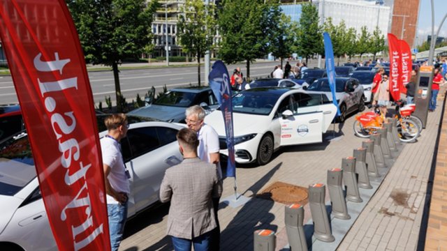 Elektromobilių varžybos Lietuvoje: profesionalams iššūkį metė mėgėjai