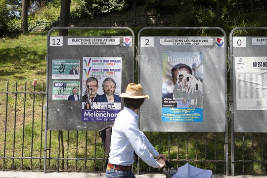 Prancūzijos parlamento rinkimai: kas pastatyta ant kortos?