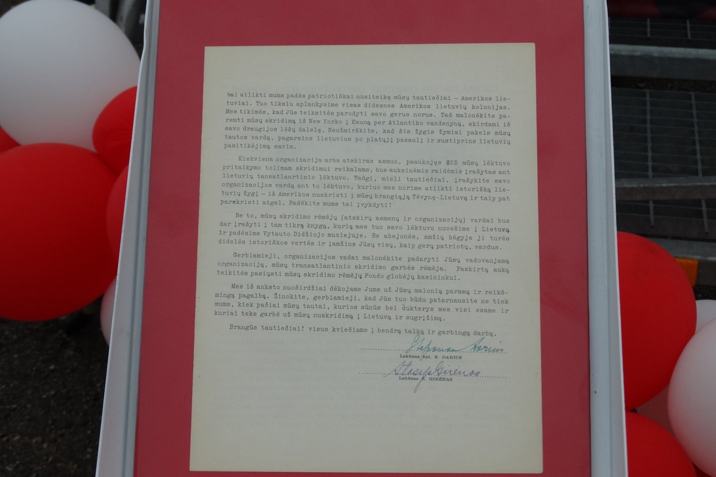  Originalus S.Dariaus ir S.Girėno pasirašytas dokumentas.<br> A.Karaliūno nuotr.