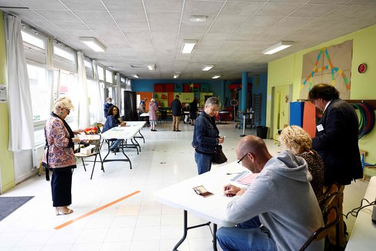 Prancūzijoje prasidėjo balsavimas antrajame parlamento rinkimų ture