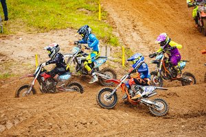 Supermoto ir motokroso savaitgalis užkūrė tikras aistras – kiekvienais metais dalyvių vis daugėja