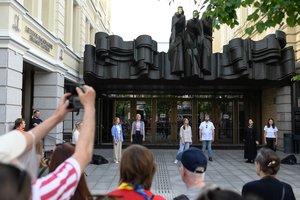 Performanso atlikėjai liejo pyktį dėl ukrainiečių skausmo ir susižavėjimą jų stiprybe