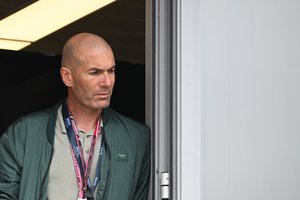 Legendinis Z. Zidane'as PSG netreniruos: prancūzas gali stoti prie šalies rinktinės vairo