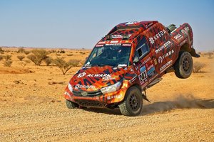 A. Juknevičius pardavė savo Dakaro automobilį – jo vairą laikys kitas lenktynininkas