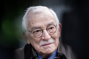 Mirė buvęs Danijos užsienio reikalų ministras U. Ellemannas-Jensenas, prisidėjęs prie Baltijos šalių vystymosi