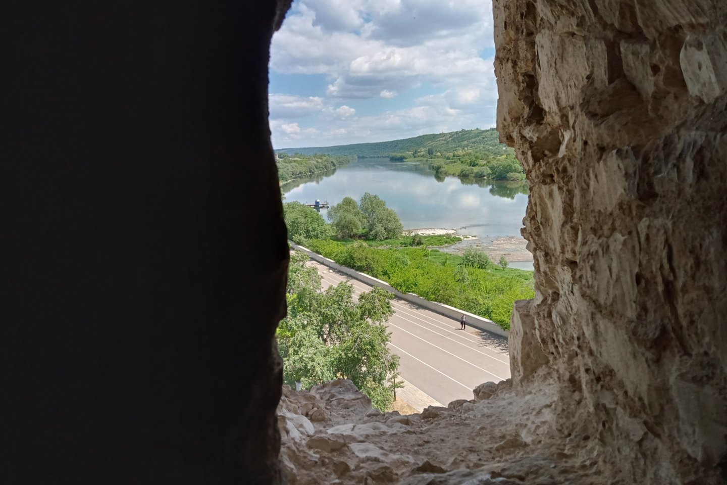 Pro Sorokų pilies langą matosi kita Dnepro upės pusė, kurioje driekėsi LDK valdytos žemės.<br>E.Butrimo nuotr.