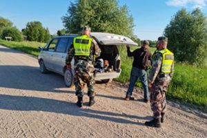 Augant vykstančiųjų į Baltarusiją srautui įspėja: nusiteikite laukti eilėse, grįžtančius tikrinsime