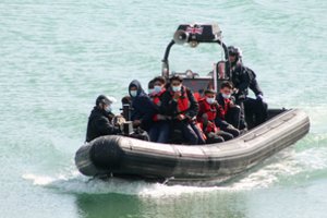 Smarkiai daugėja migrantų bandymų iš Prancūzijos patekti į JK