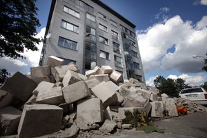 NT statytojai daugiabučio gyventojus norėjo palikti be garantijų: naujakuriai rado būdą juos pastatyti į vietą