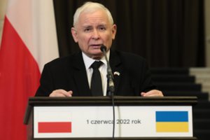 J. Kaczyńskis traukiasi iš Lenkijos vyriausybės