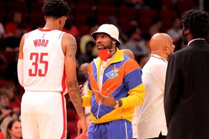 Praėjusį sezoną nerungtyniavęs J. Wallas kitąmet susižers daugiau nei 47 mln. dolerių