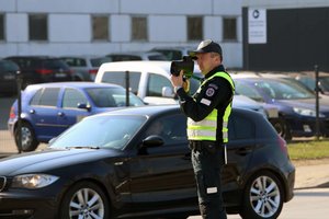 Įspėja susiruošusius linksmintis per Jonines: ilgąjį savaitgalį policija vairuotojams skirs gerokai daugiau dėmesio