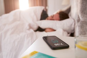 Programėlės ramesniam miegui: nuo ekrano šviesos valdymo iki knarkimo įrašymo