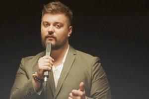 Dainotas Varnas pristatė dainą „Disko“ ir atskleidė atostogų planus: „Nė kiek ne brangiau, nei savaitę ilsėtis mūsų pajūryje“