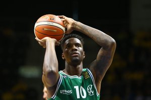 „Barcelona“ klubą palieka ir dar vienas buvęs žalgirietis