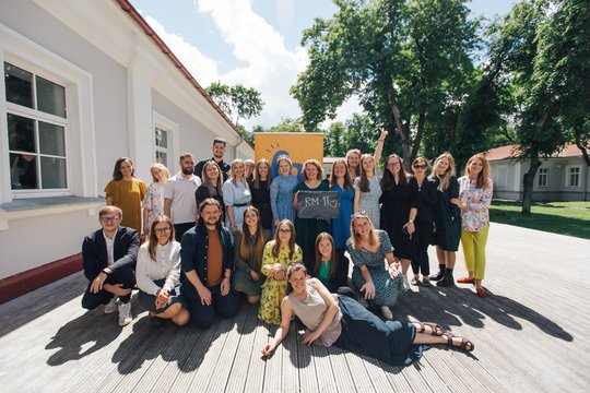 Įvyko šventinis „Renkuosi mokyti!“ renginys: pedagogų gretas papildys 18 motyvuotų mokytojų