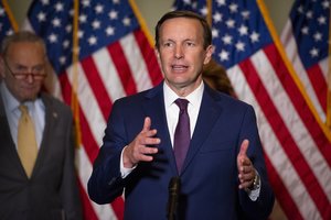 Ilgai lauktas ginklų įstatymo projektas: JAV senatoriai susitarė kaip sieks pažaboti šalį kamuojantį smurtą