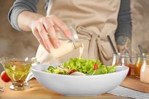 5 padažai salotoms: paruošite lengvai – valgysite kaip restorane