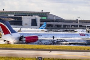 Majamio oro uoste užsidegė kietai nusileidęs laineris